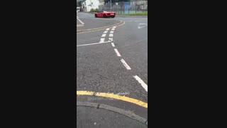 گاز  دادن  لامبورگینی  اونتادور  در خیابان های انگلیس