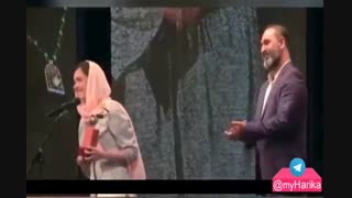 پوز دادن ترانه علیدوستی (شهرزاد) با گردنبند مرغ آمین
