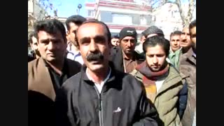 تجمع مردم در جلوی شهرداری شهر مریوان/ محل دفن زباله ها را تغییر دهید