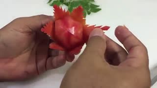 آموزش میوه آرایی - طرح گل با گوجه فرنگی