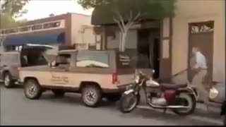 این کلیپ زنجیره انسان بودن را در یک جامعه نشان میدهد