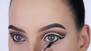 آموزش تخصصی میکاپ چشم