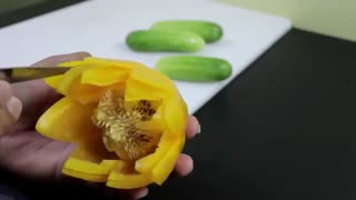 آموزش میوه آرایی - طرح گل با فلفل دلمه ای