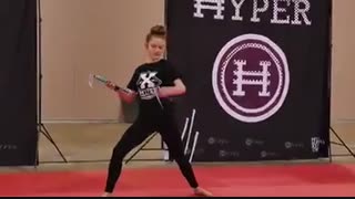 مبارزه دختر و پسر در ورزش هایپر تریکینگ جذاب و دیدنی