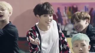 اهنگ fire از BTS خیلی قشنگه ❤❤