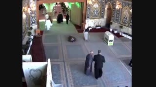 لحظه ی فوت یک مسلمان در حال #سجده کردن در حرم حضرت ابوالفضل(ع)