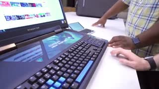 مقایسه بزرگترین و کوچکترین لب تاپ دنیا