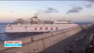 برخورد یک کشتی بزرگ با دیواره ساحلی