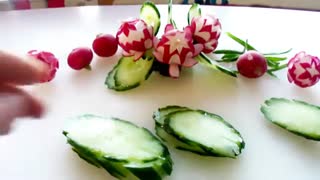 آموزش میوه آرایی - طرح گل با تربچه