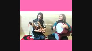 نواختن ساز محلی بندر .  ساز فقراس دیگه چکارش میشه کرد