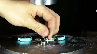 پرس کردن spinner fidget در حال چرخش