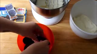 طرز تهیه دسر ساده و خوشمزه با بیسکویت اورئو و خامه