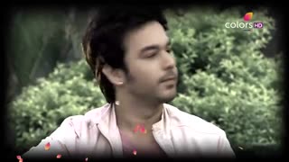 سریال زبان عشق - بیهان به تاپکی موتور سواری یاد داده و تاپکی موتور سواری میکنه