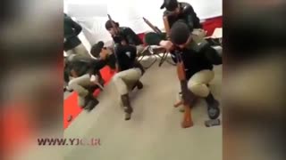 مهارت زنان ارتش هند در باز و بسته کردن اسلحه