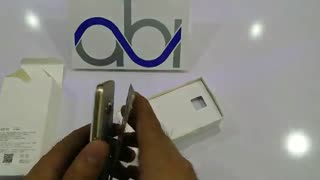 جعبه گشایی گوشی Galaxy J3 Pro سامسونگ - فروشگاه اینترنتی موبایل آبی