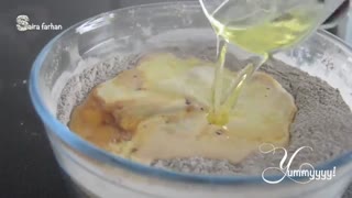 طرز تهیه کیک شکلاتی با رویه میوه ای