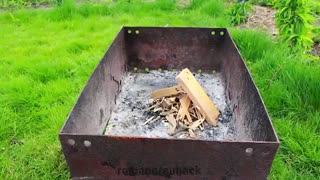 چگونه در مواقع ضروری باطری درست کنیم (باطری زغالی)