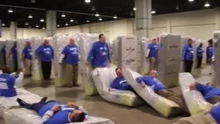 رکورد گینس بزرگترین دومینوی انسانی جهان