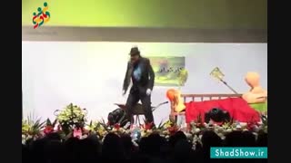 هم خوانی دختران:))     بخند:))