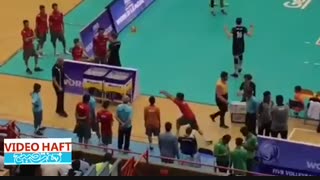 پخش اشتباه اذان در سالن والیبال