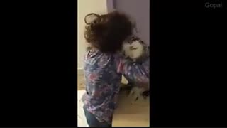 یکی از پر بازدید ترین ویدیو های سال (احساساتی شدم ماماااااانی  من مرغمو میخوام )