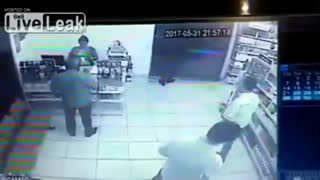 خیلی بد شانسی اگر همه مشتری های فروشگاه پلیس باشند.