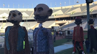 عروسک بازی در ورزشگاه آزادی پیش از بازی ایران و ازبکستان