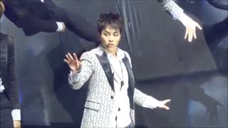 Xiumin on crack