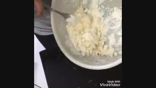 آموزش اسلایم بدون بوراکس توسط خودم و ملینا و علی !