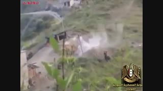 شجاعت و فداکاری یک مدافع مرد حرم در مقابل داعشی ها