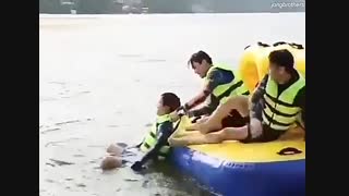 امده ام بایک خبر رای گیری اکسوال هابفرمایید توضیحات.ویدیو از قایق سواری چن و کیونگسو وکای