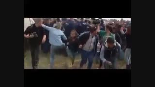 رفتار زشت و زننده خبرنگار زن در مواجهه با مهاجرین بیچاره