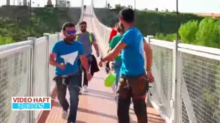 دروازه بانی در ارتفاع ۸۰ متری