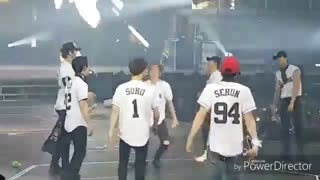 یه فـانی مومنــت خنده دار از اکســو |از دستش نده |