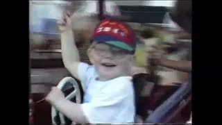 فیلم  کودکی پر طرفدار ترین خواننده انگلستان  ( Ed Sheeran - Photograph )