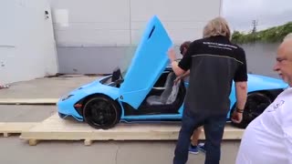 فایل باز - جعبه گشایی به سبک لامبورگینی سنتناریو 2.500.000 $