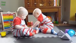 دنیای زیبای کودکان دوقلو ...!!!