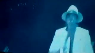 در تمرینات آخرین تور مایکل جکسون(This is it): آهنگ مجرم زیرک، ۲۰۰۹