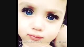 دختر بچه بسیار زیبا