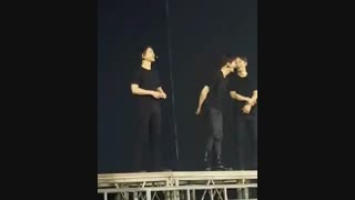 سوهو جان کن یو سپیک کجاش خنده داره دقیقا؟؟ :)))) فدا خنده هات *__* exo-suho-اکسو