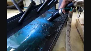 جاروبرقی صنعتی - مکش و جمع آوری مایعات روغنی با مکنده صنعتی