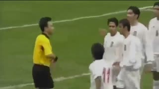 بازی ایران و دانمارک سال 1382 .....حرکت بازیکن دانمارک رو ببینین..