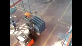 ویدیو کلیپ  قفسه بندی انبار در شرکت رادان صنعت شرق