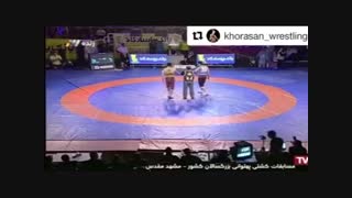 اجرای یک فن کشتی بسیار زیبای یکی از پهلوانان اسفراین