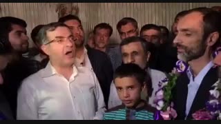 مشایی در شب آزادی بقایی: این راه را ادامه می دهیم چون پایان آن را شهادت می دانیم