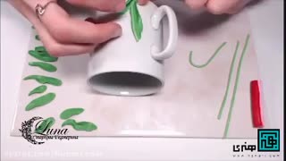 آموزش ساخت گل لاله با خمیر فیمو برای تزیین ماگ 3