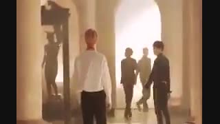 Bts میدونید که چرا جایی شوگا و تهیونگ عوض شد اگه نه پس این ویدیو رو تماشا کنید مال آهنگ خون و عرق اشکهاست بی تی اس