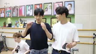 جیبی و جینیونگ از got7 مهمون هونگکی بودن و هونگکی اوناروهم مجبور کرد اگیو برن....خودشم از انجام دوبارش فرار میکنه...خخخ