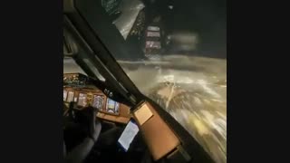 فرود هواپیما در شب