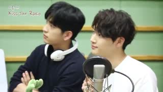 GOT7 JJ project جی بی و جینیونگ "جی جی پروجکت" مهمان برنامه kiss the radio با مجری گری "لی هونگ کی"ای جانمم از هم عکس میگیرن:))